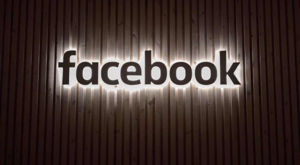 Facebook-100-milioni